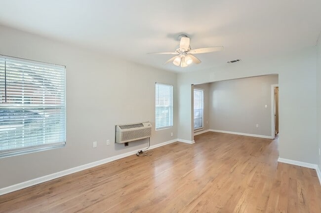 Photo - 224 E Boyd St