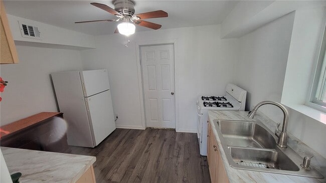 Photo - 4461 Highridge St Unit 2