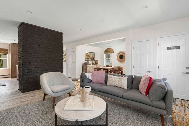 Building Photo - 136 Main St Unit SI ID1380021P