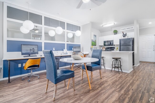 Building Photo - Apex Apartments