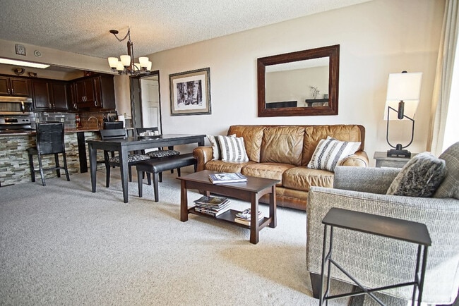 Building Photo - 2045 Ski Time Square Dr Unit SI ID1564268P