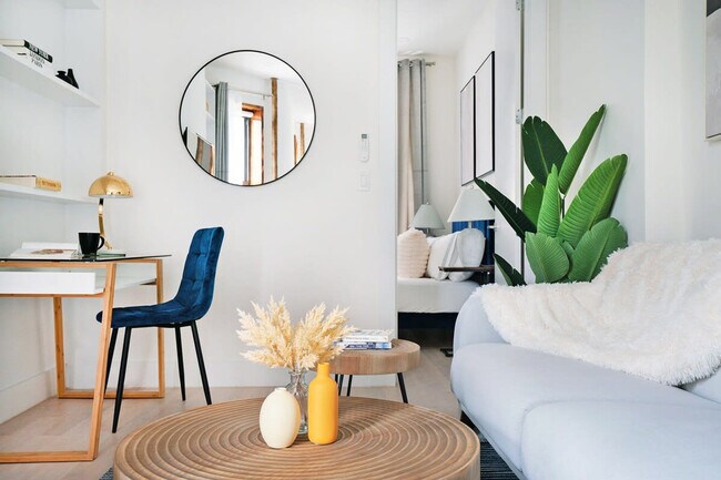 Photo - 515 W 48th St Unit ID1021962P