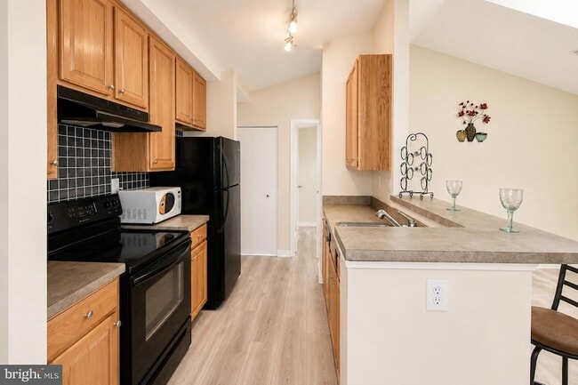 Photo - 18501 Fairlight Dr Unit 330