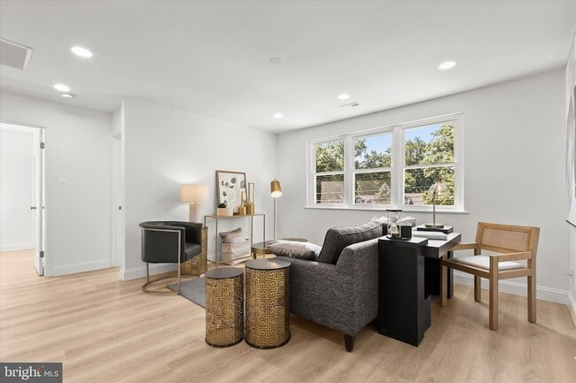 Photo - 402 Elm Ave