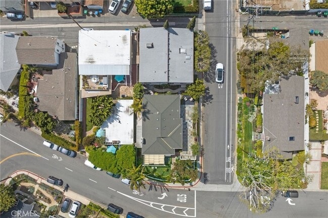 Building Photo - 215 Monterey Dr Unit Studio