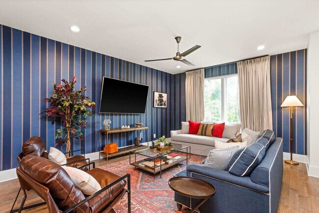 Photo - 776 E Argyle Ave Unit ID1312410P