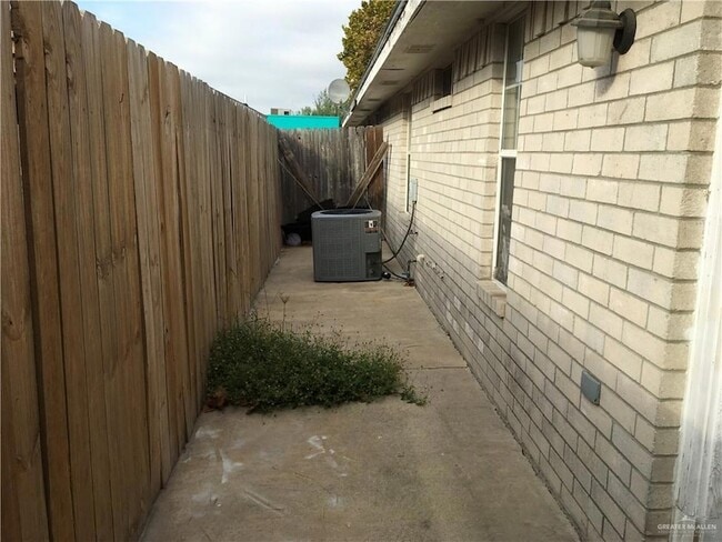 Photo - 2002 Angus St