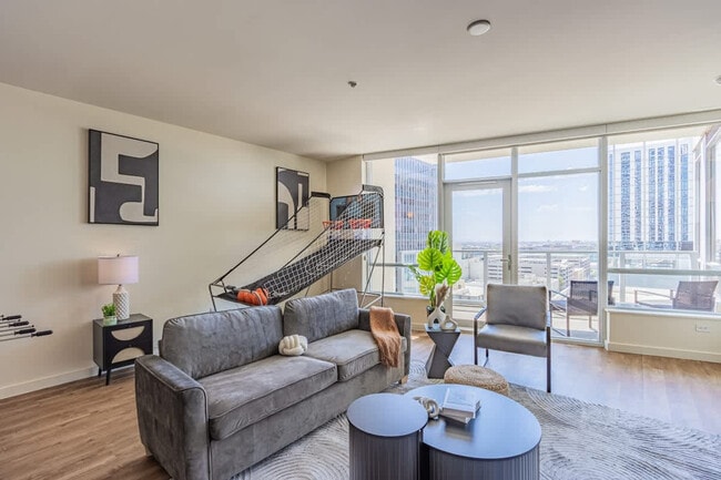 Photo - 44 W Monroe St Unit ID1263157P