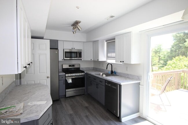 Photo - 1632 McNelis Dr