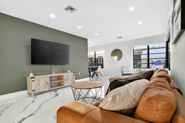 Photo - 6540 Park St Unit SI ID1372331P