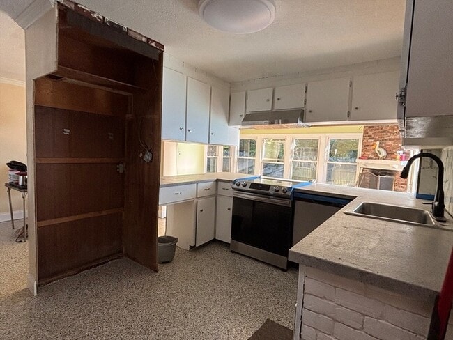 Photo - 215 Jaffrey St