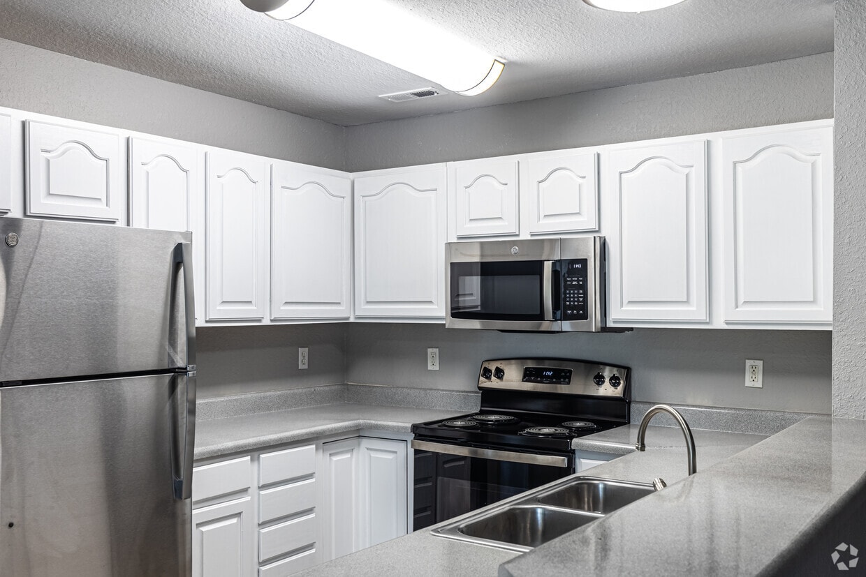 Floor Plan - B2 - 2 Bedroom - Starting at $1550