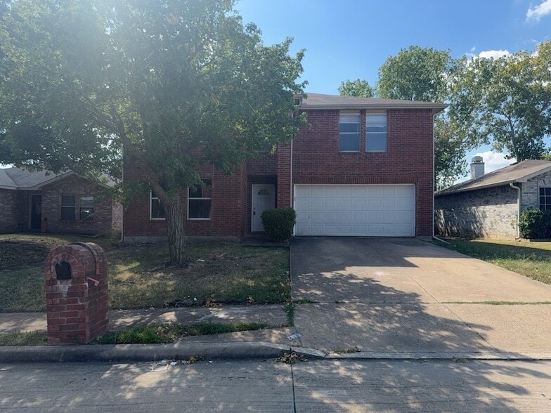 Photo - 2805 Hillside Dr