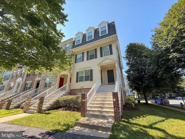 Building Photo - 12820 Rexmore Dr