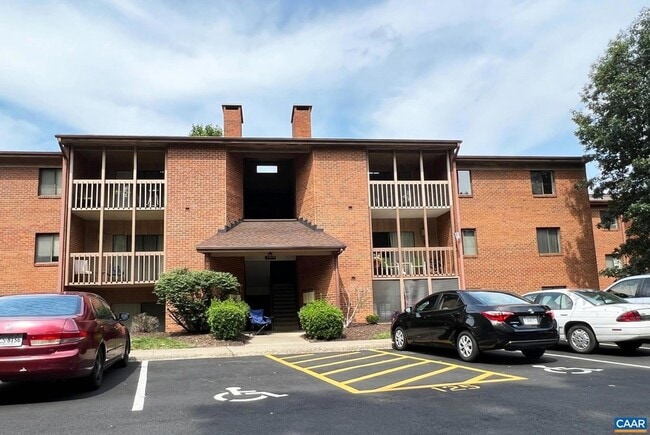 Building Photo - 125 Turtle Creek Rd Unit 12
