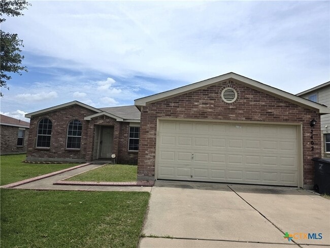 Building Photo - 2402 Mikulec Dr