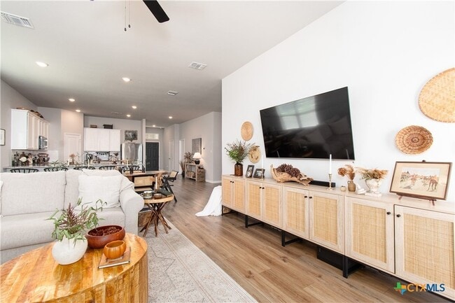Photo - 2161 Meridian Lp