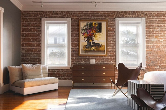 Photo - 536 Fleming St Unit FL2-ID1297611P