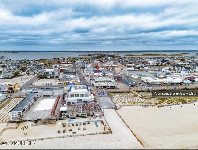 Photo - 22 Dupont Ave