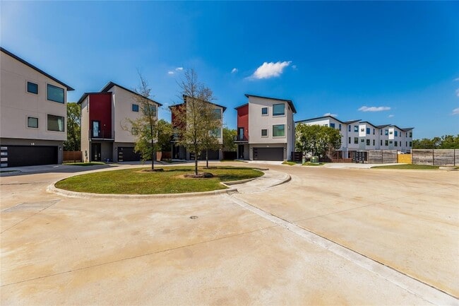 Photo - 1417 Kramer Ln Unit 9