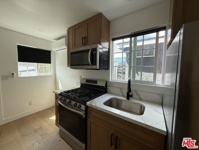 Photo - 9506 San Pedro St