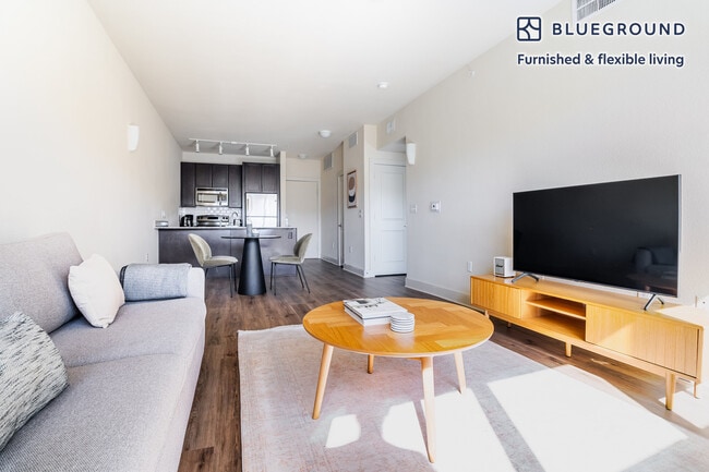 Photo - 3100 Esperanza Crossing Unit FL4-ID301