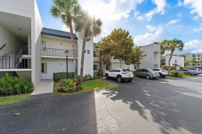 Photo - 1605 S US Hwy 1 Unit V2-204