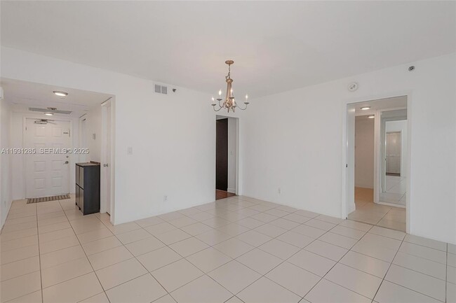 Photo - 625 Oaks Dr Unit 503