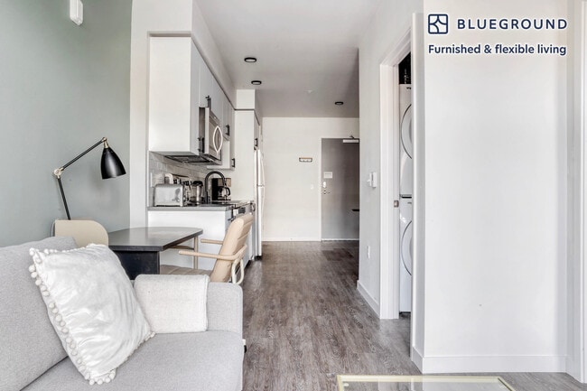 Photo - 5 W Roy St Unit FL8-ID698