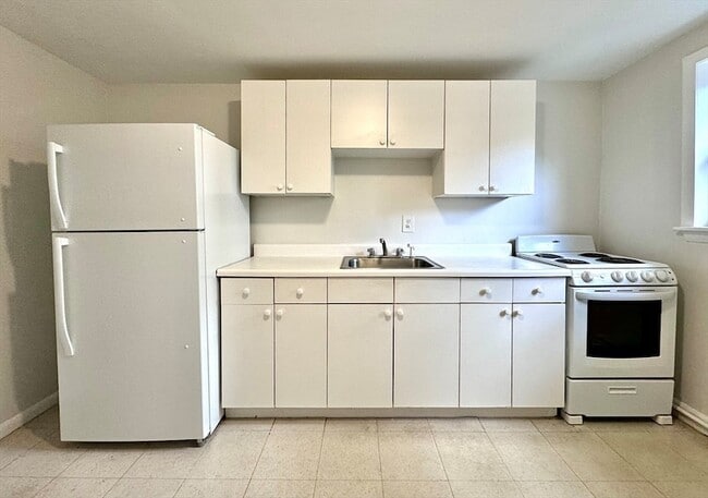 Building Photo - 12 Vinal St Unit 5