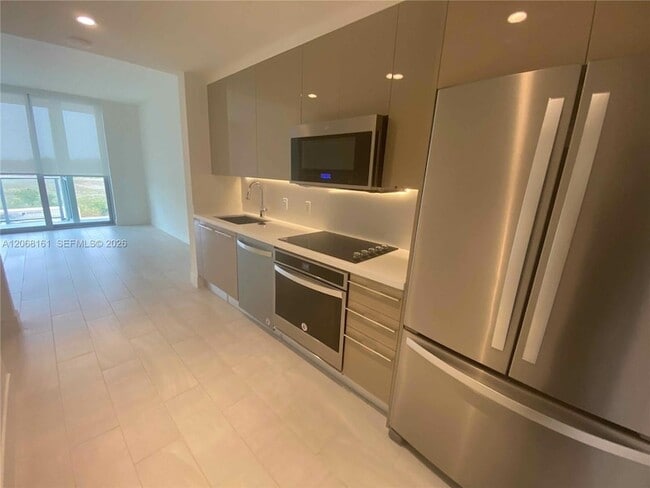 Photo - 2000 Metropica Wy Unit 308