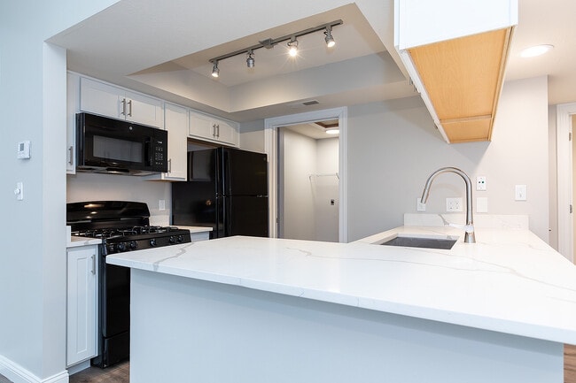 Building Photo - The Vista at Rocky Fork