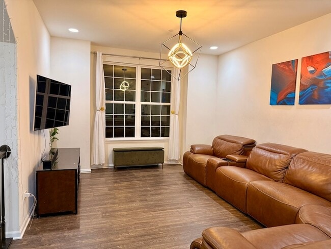 Photo - 2995 Madison Dr