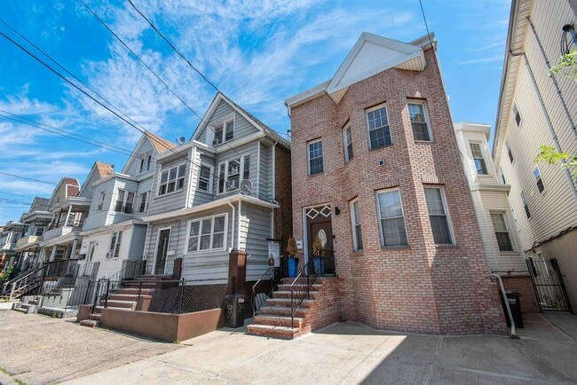 Photo - 28 Armstrong Ave
