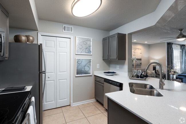 Building Photo - The Summit at MetroWest