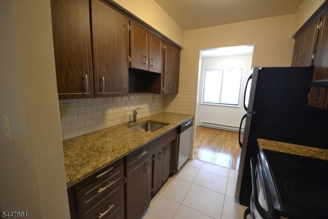 Photo - 121 Grove St