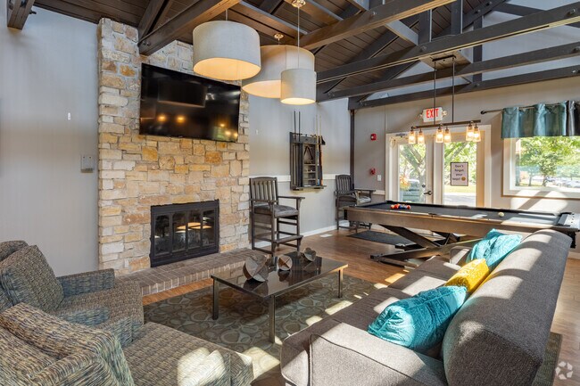 Clubhouse - Woodbury Place Apartments