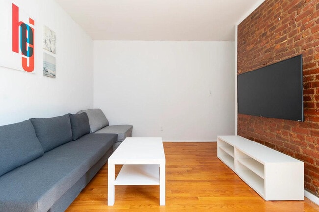 Building Photo - 1789 1st Ave Unit ID1032063P