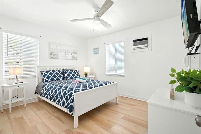 Photo - 343 Van Buren St Unit 4