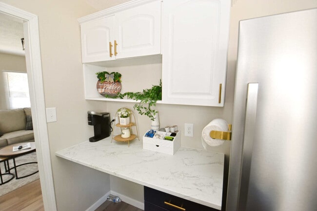 Photo - 517 Napoleon St Unit ID1037677P