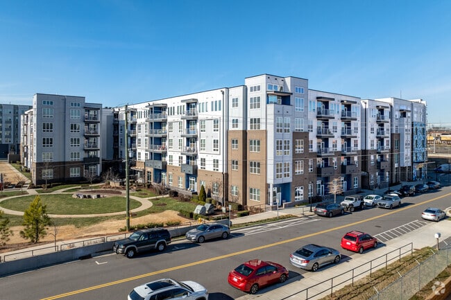 Abberly NoDa Vista - Abberly NoDa Vista Apartment Homes