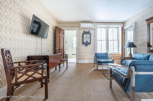 Photo - 613 Warren St Unit 1