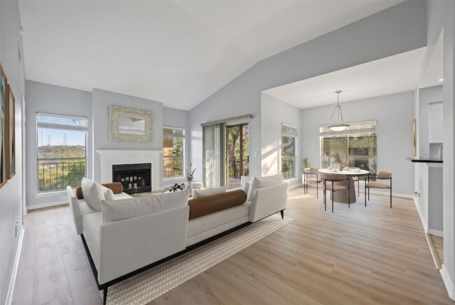 Building Photo - 6000 Shepherd Mountain Cove Unit 1312