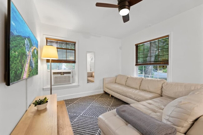 Building Photo - 4501 Banister Ln Unit ID1254580P