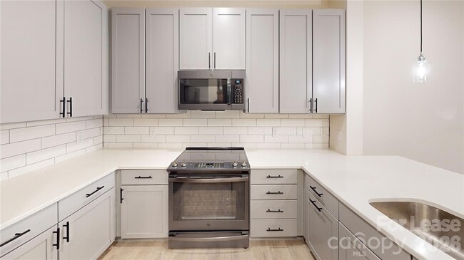 Photo - 3630 N Davidson St Unit 3308