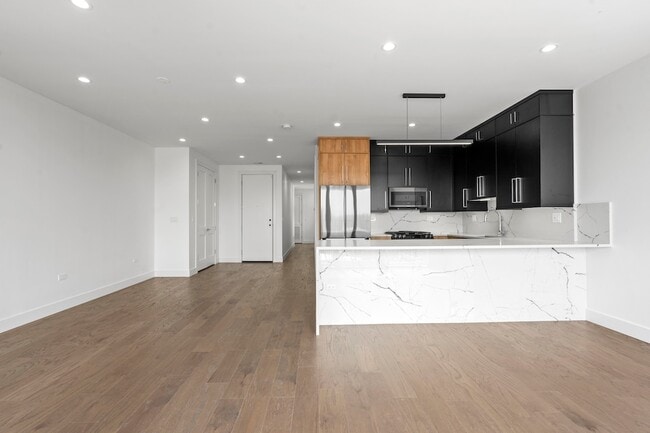 Photo - 3008 W Belmont Ave Unit 3