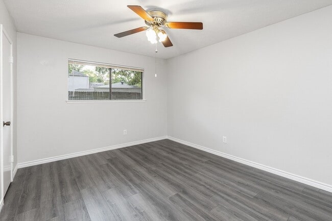 Photo - 4011 Flint Creek Dr