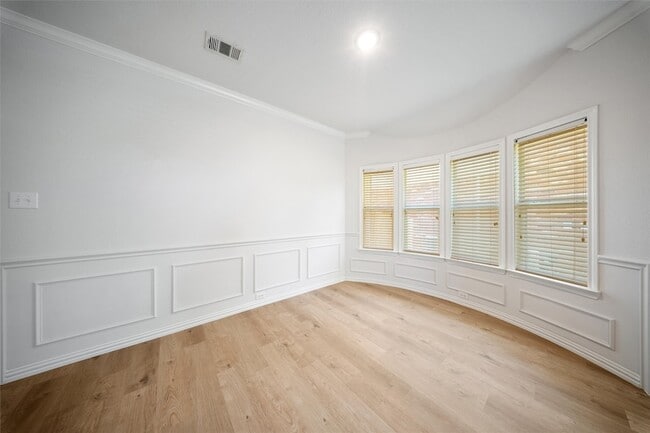 Photo - 6000 Meadowglen Dr