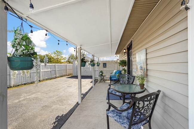 Photo - 20602 Hackberry Creek Park Rd