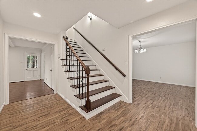 Photo - 422 Willow Vista Dr